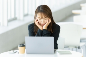 【経理×年収アップ】最短で給与を上げるための「転職のタイミング」と3つの必須条件